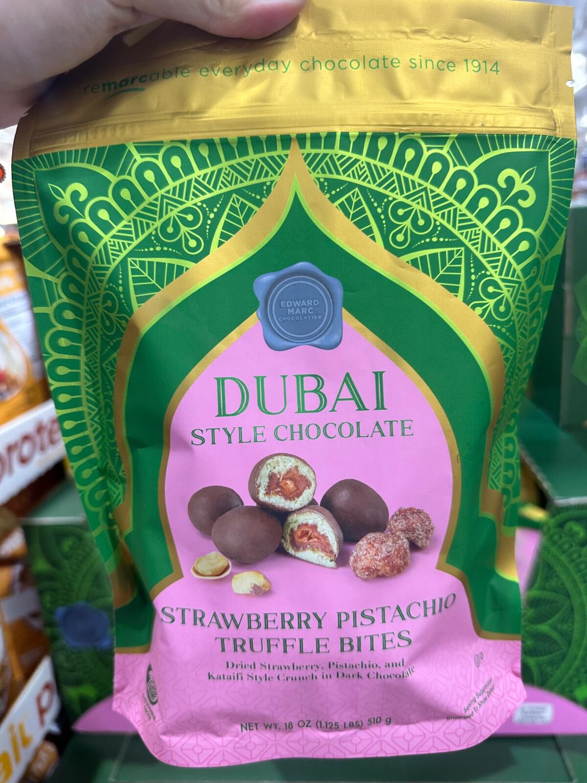 【預購】Dubai Style Chocolate G082724 士多啤梨開心果朱古力球510g