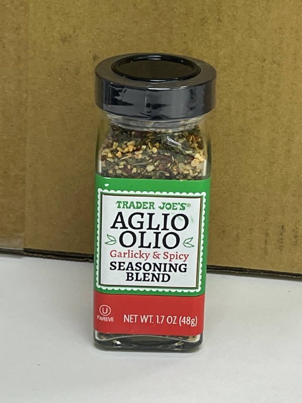 [S] TRADER JOE'S AGLIO OLIO GARLICKY & SPICY SEASONING BLEND, 48G, 00776363 (SZZ720)