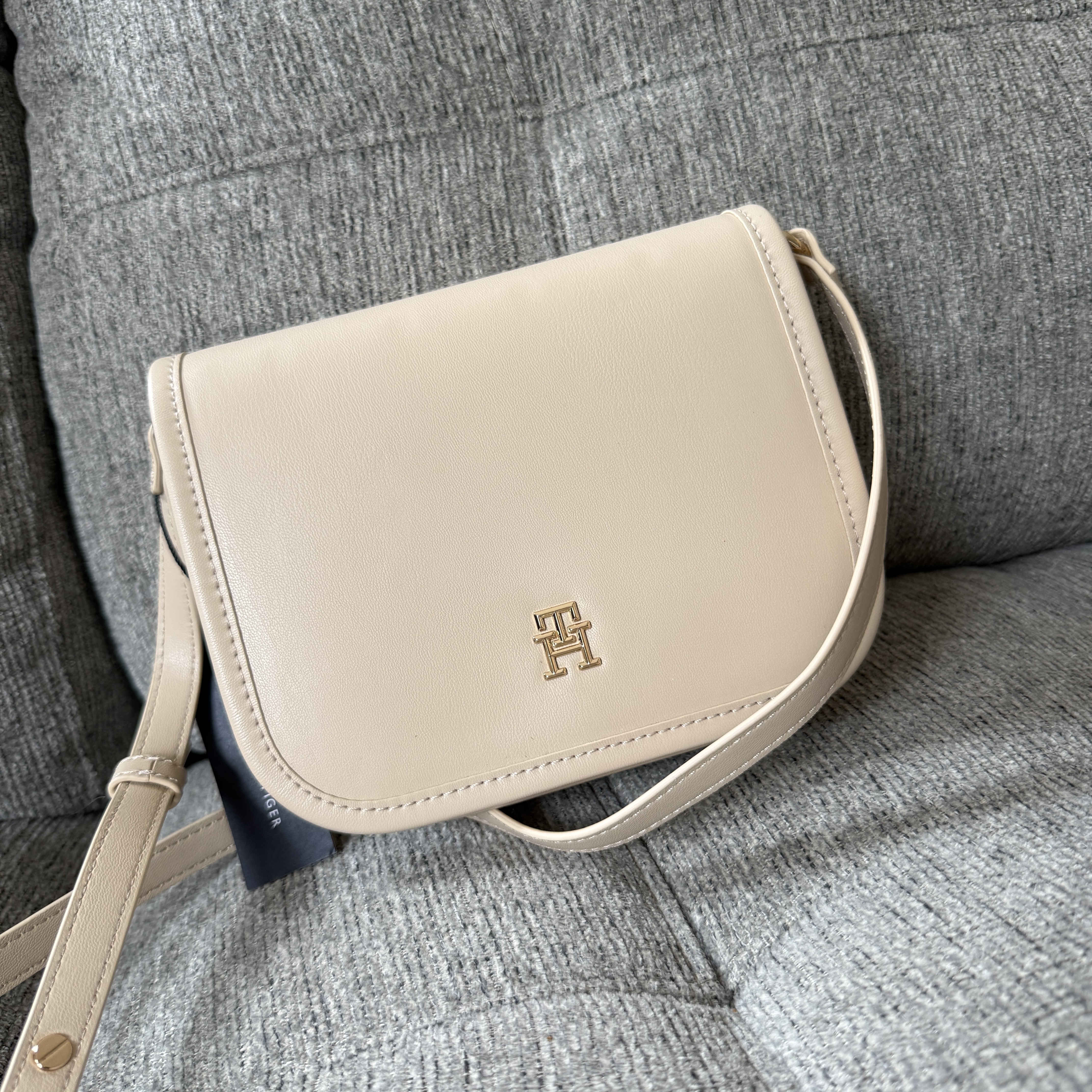 ［美國現貨］Tommy Hilfiger Flap Crossbody