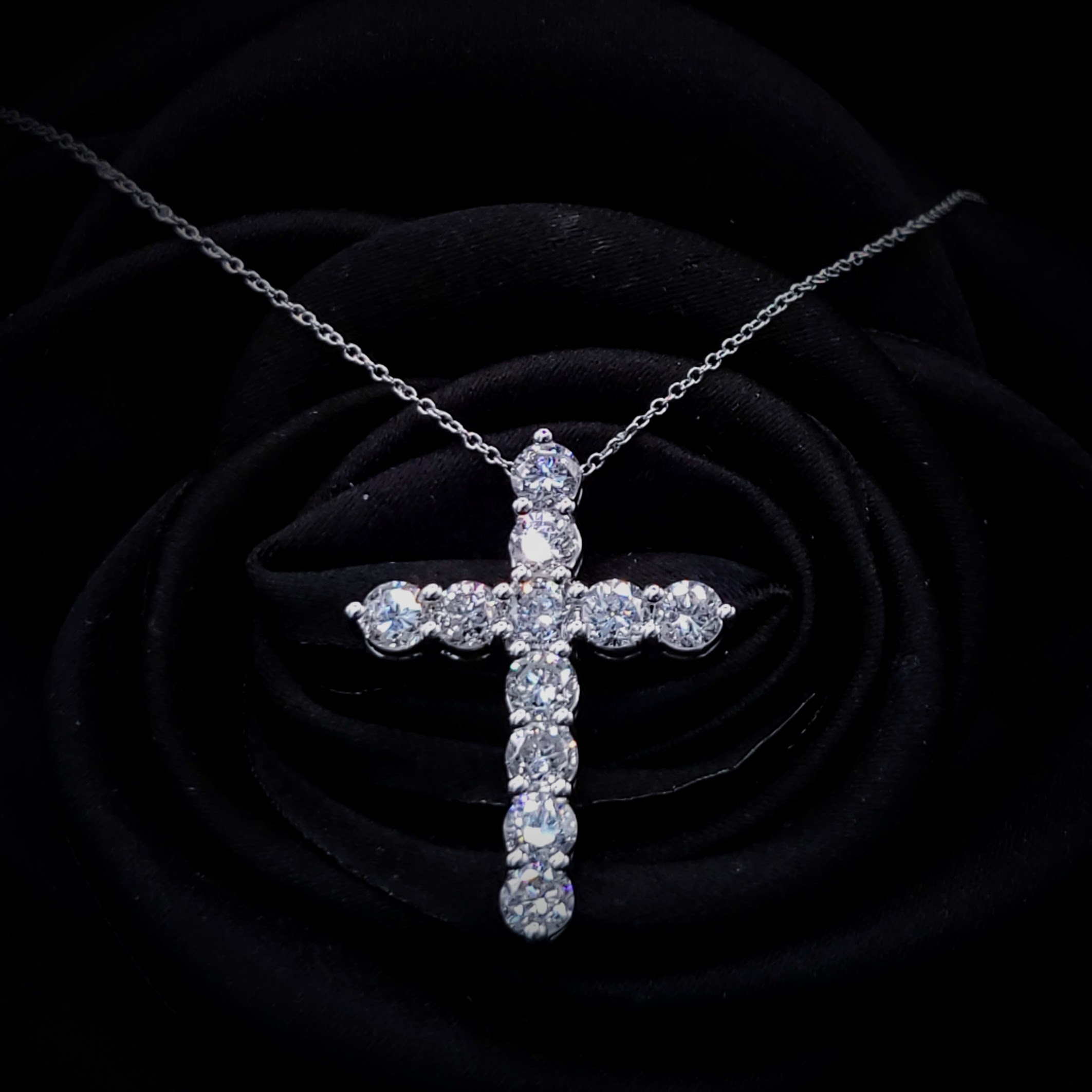 18K White Gold 2.84ct Diamond Pendant