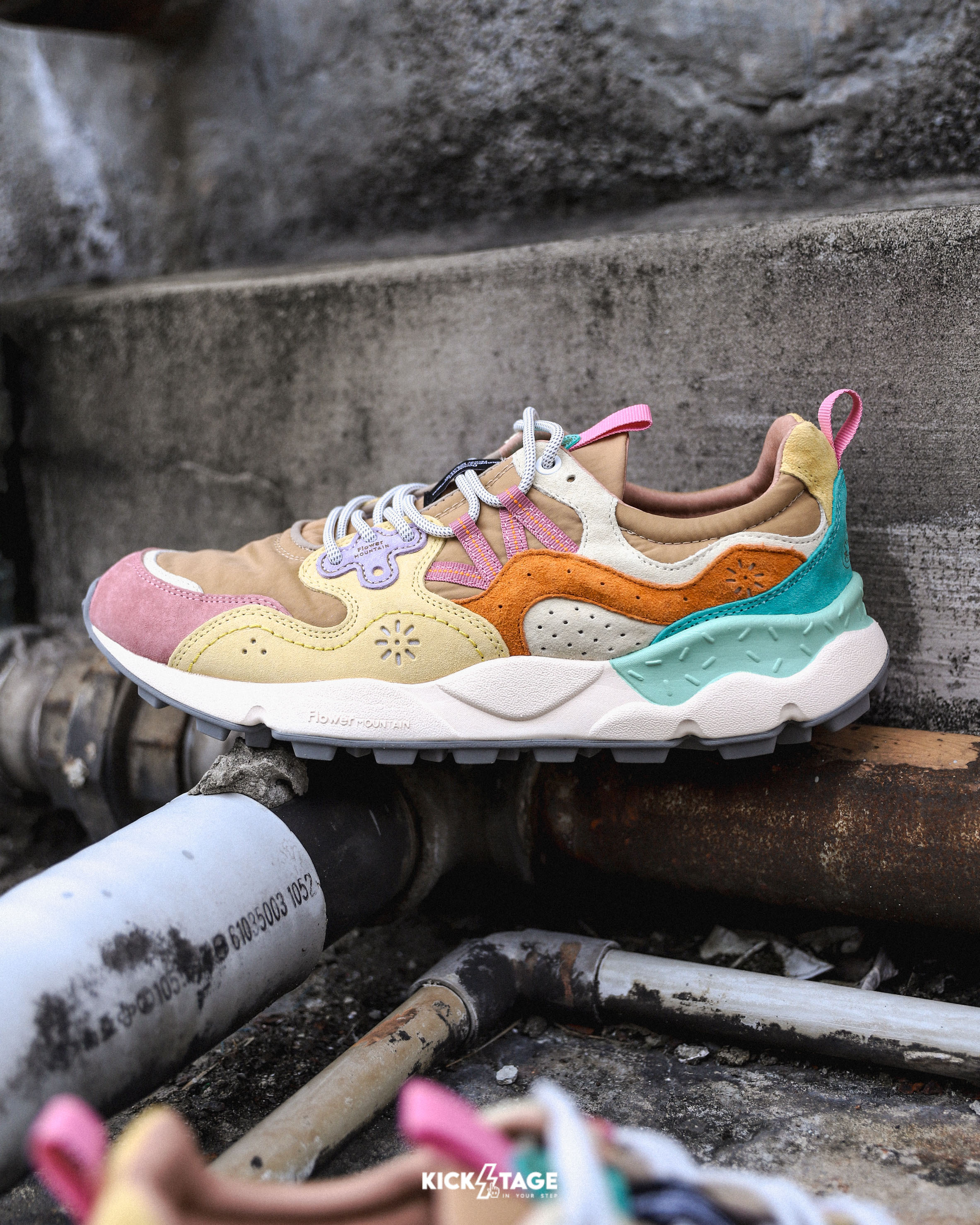 男鞋 Flower MOUNTAIN 山霧花野 YAMANO 3 山野3 紅梅杏桃 沙色 戶外 皮革 多層次拼接 軟木鞋墊 耐磨橡膠大底 休閒鞋【FM2589259】