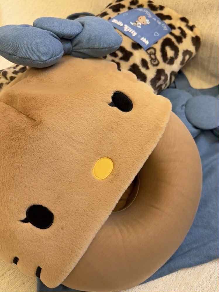 HELLO KITTY 枕頭三件套