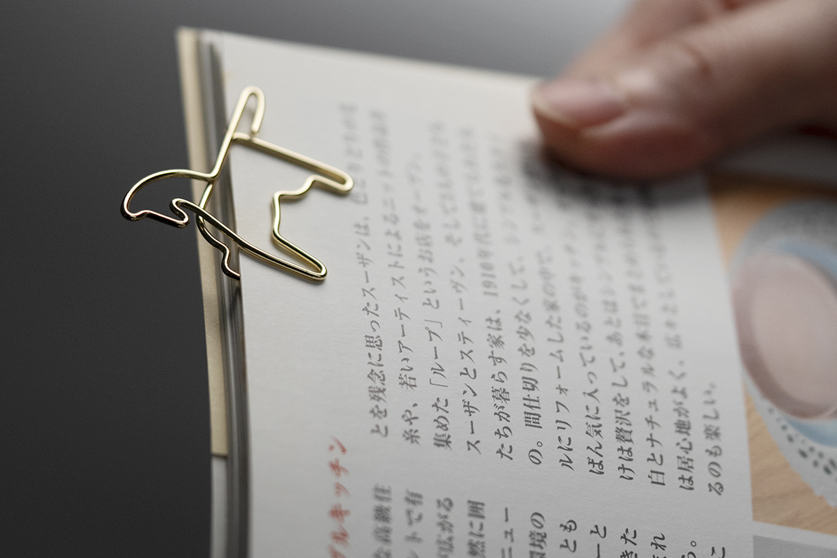 圓潤的迴紋針不割紙,拿來當書籤也相當可愛,兼具迴紋針與書籤,馬到成功造型迴紋針