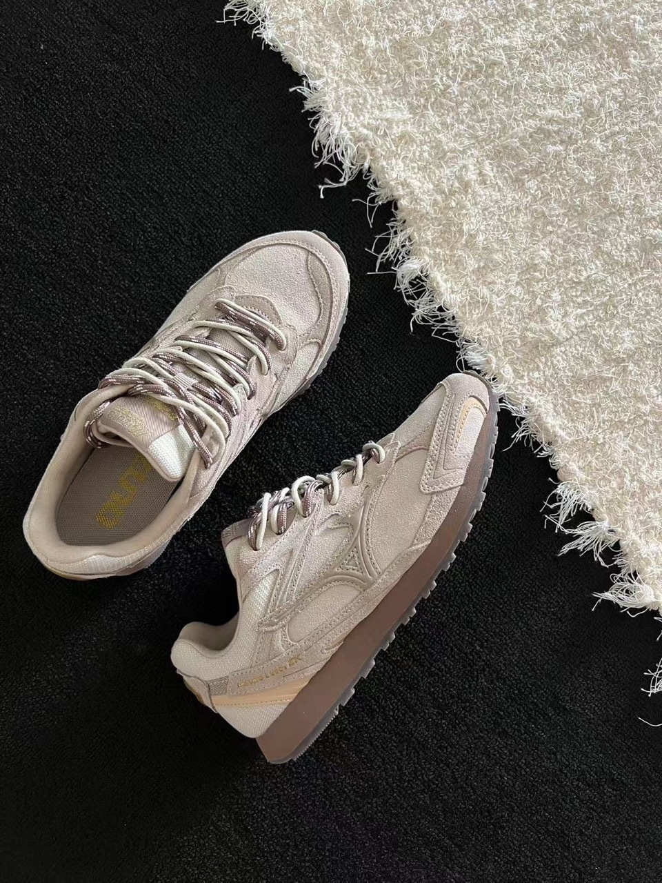 MIZUNO LG 60S 2K 美津濃 奶油灰金 米灰 焦糖底 男女鞋 D1GH242107 / 預購