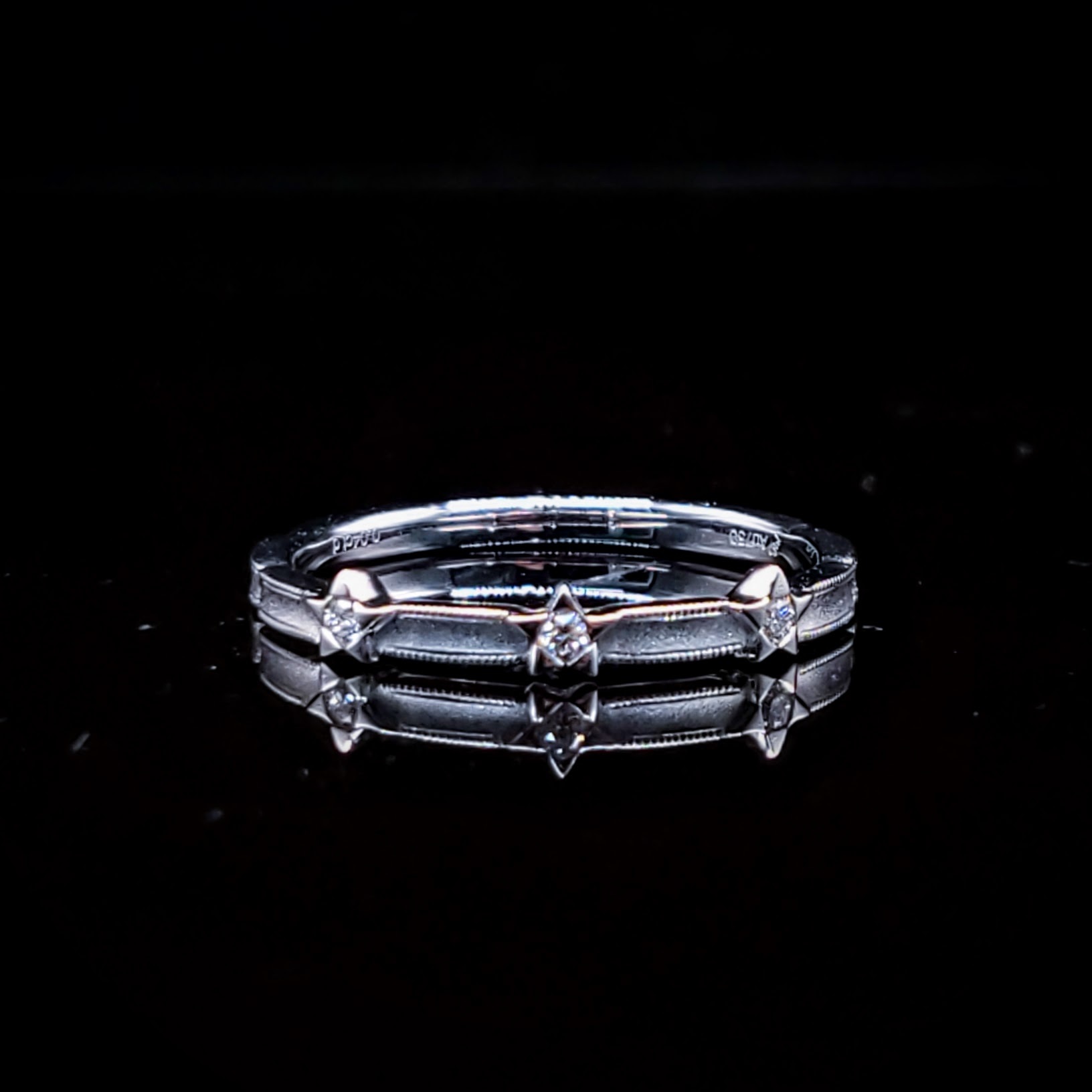 18K White Gold 0.04ct Diamond Ring