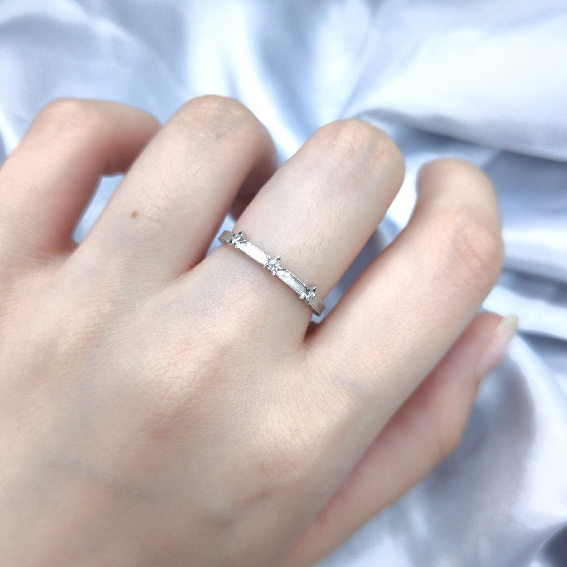 18K White Gold 0.04ct Diamond Ring