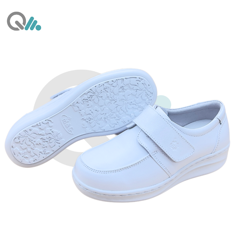 真皮寬版魔術貼款 護士鞋 (台灣製造)