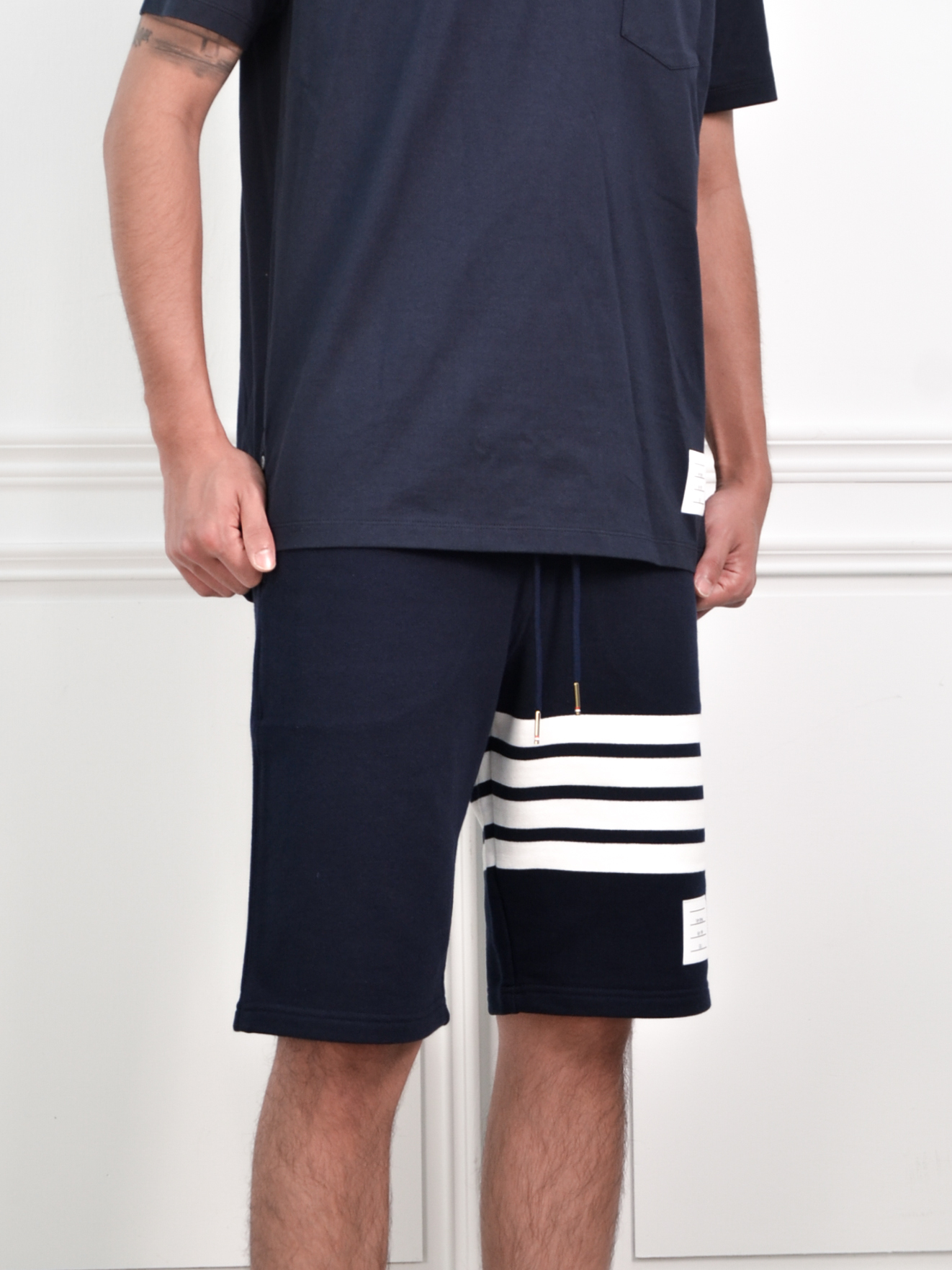 Thom Browne '4 bar’ bermuda shorts 白條紋短褲【 MJQ012H00535461】