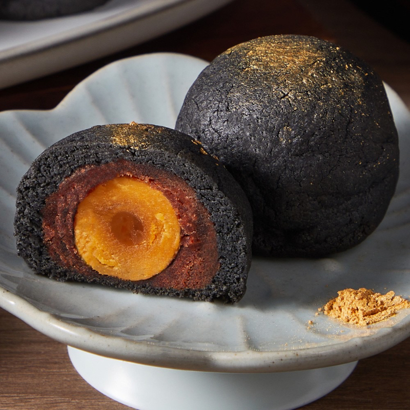 (預購商品 9/5收單)  北投老爺酒店 黑金菠蘿蛋黃酥禮盒 6入