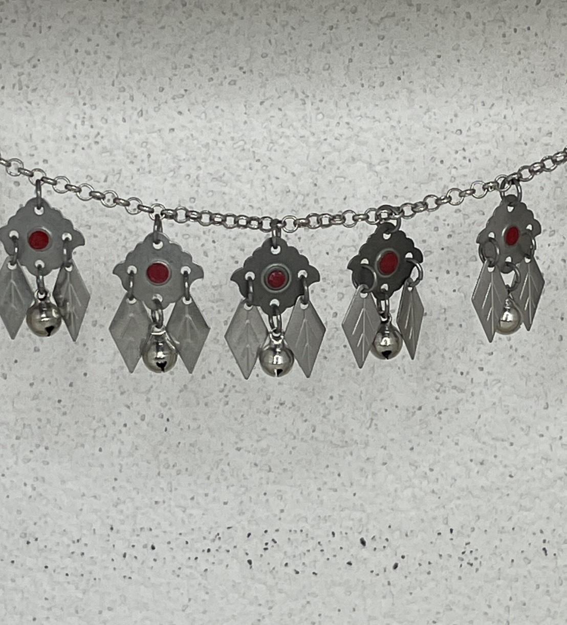 R28-(短)一點紅紋路葉子單層鈴鐺鏈條74cm