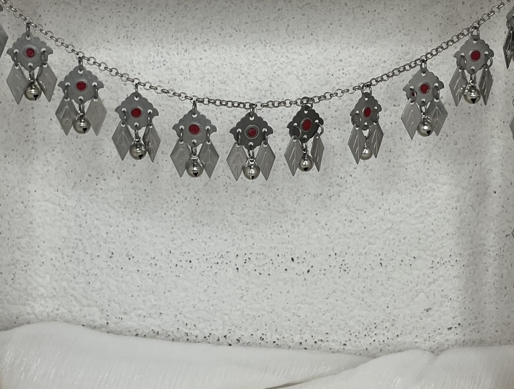 R28-(短)一點紅紋路葉子單層鈴鐺鏈條74cm