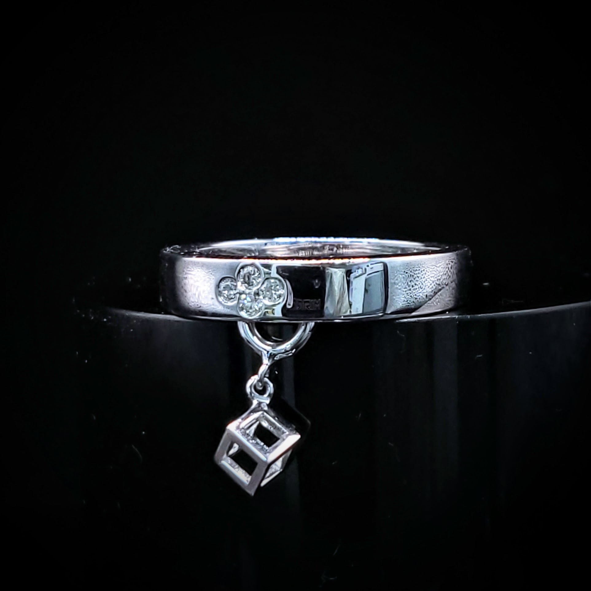 18K White Gold 0.05ct Diamond Ring