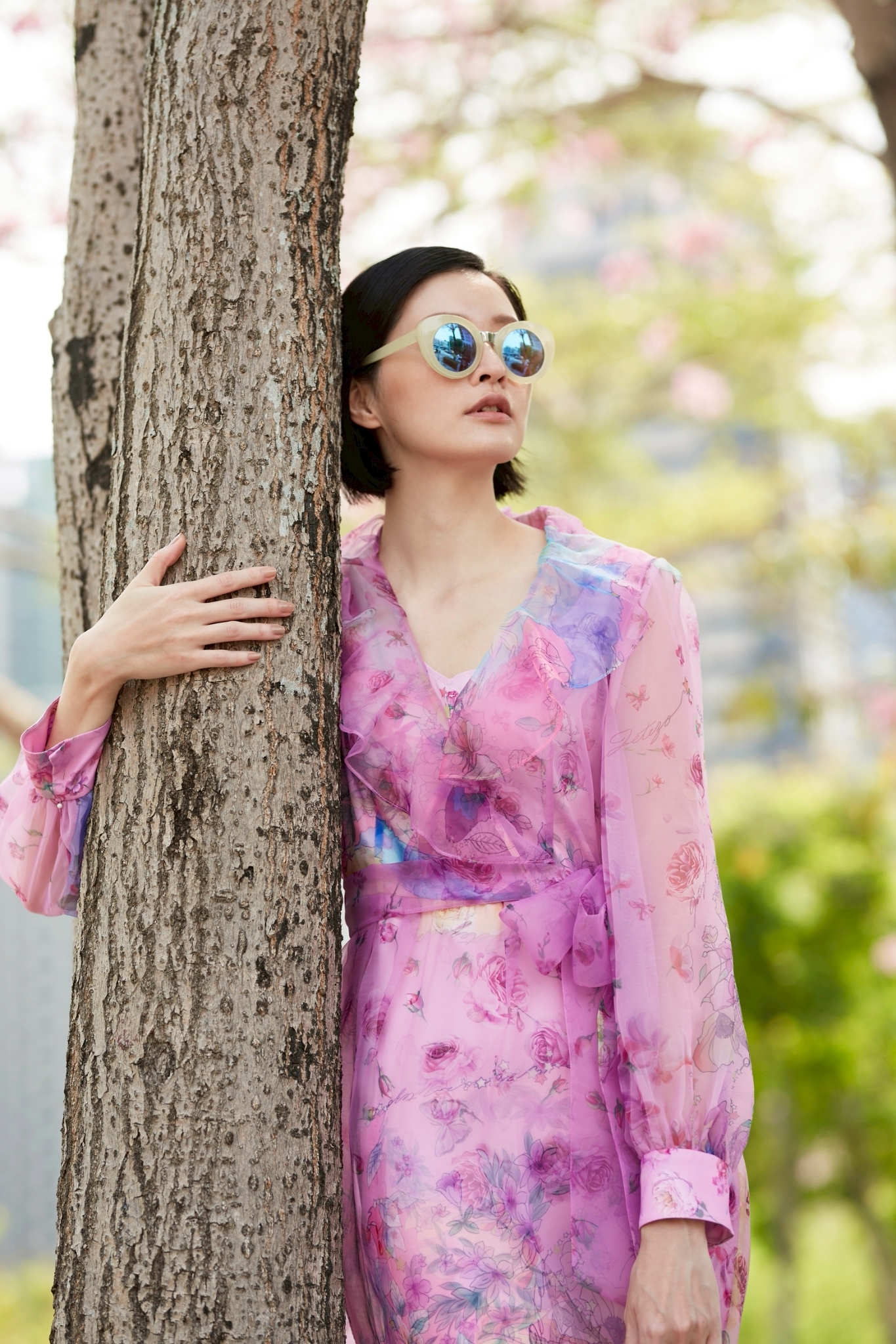 BC15002E1 摩洛哥玫瑰V領泡袖透膚中長洋 (附本布腰帶)