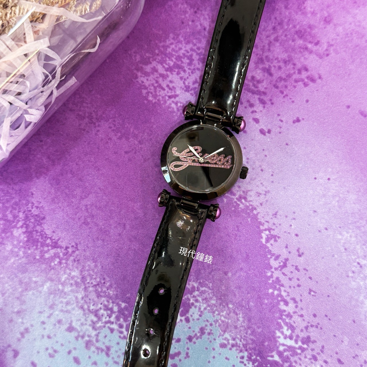 【Guess】時尚摩登率性漆皮腕錶GWW0057L6 33mm 現代鐘錶