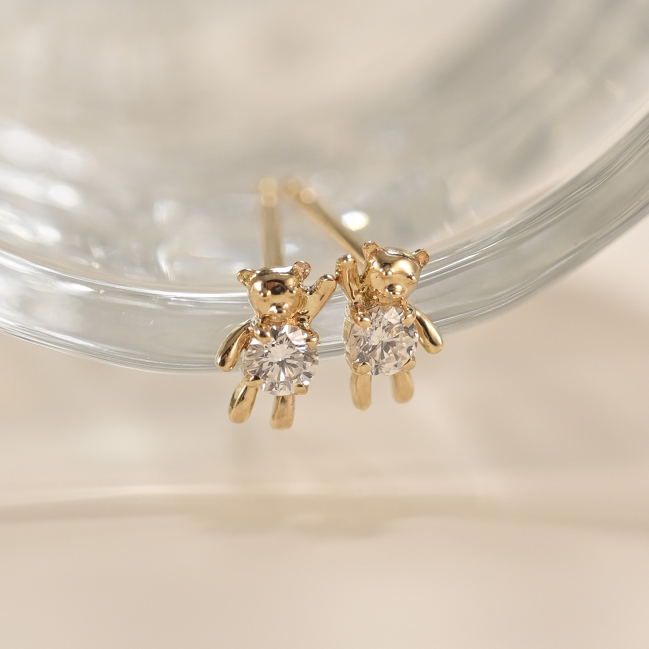18K Teddy Bear Diamond Earring