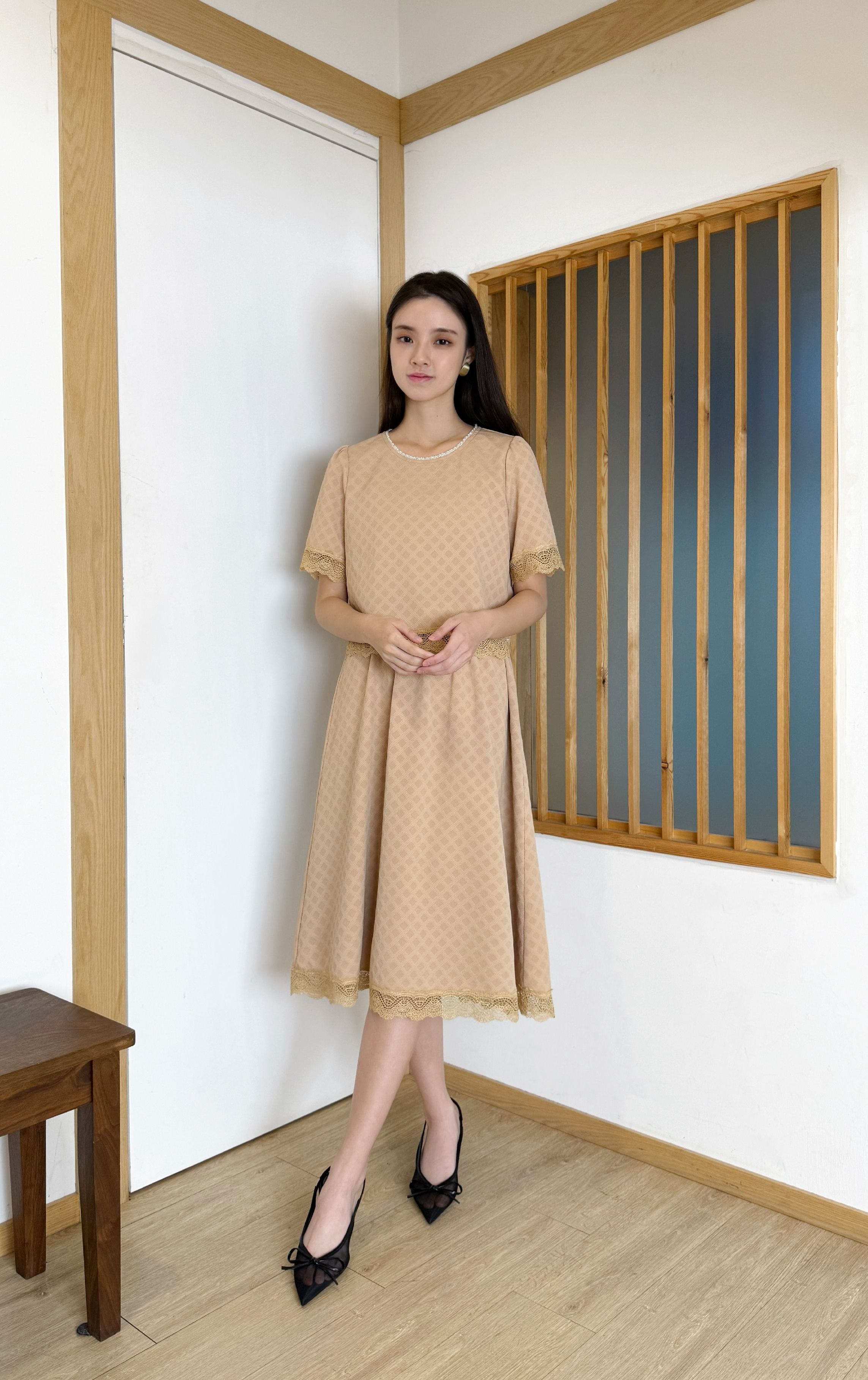 暗紋花邊上衣 SH0271