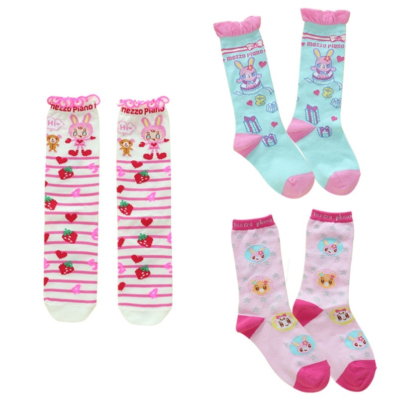 𝐌𝐞𝐳𝐳𝐨 𝐏𝐢𝐚𝐧𝐨 甜心草莓小兔長襪3對