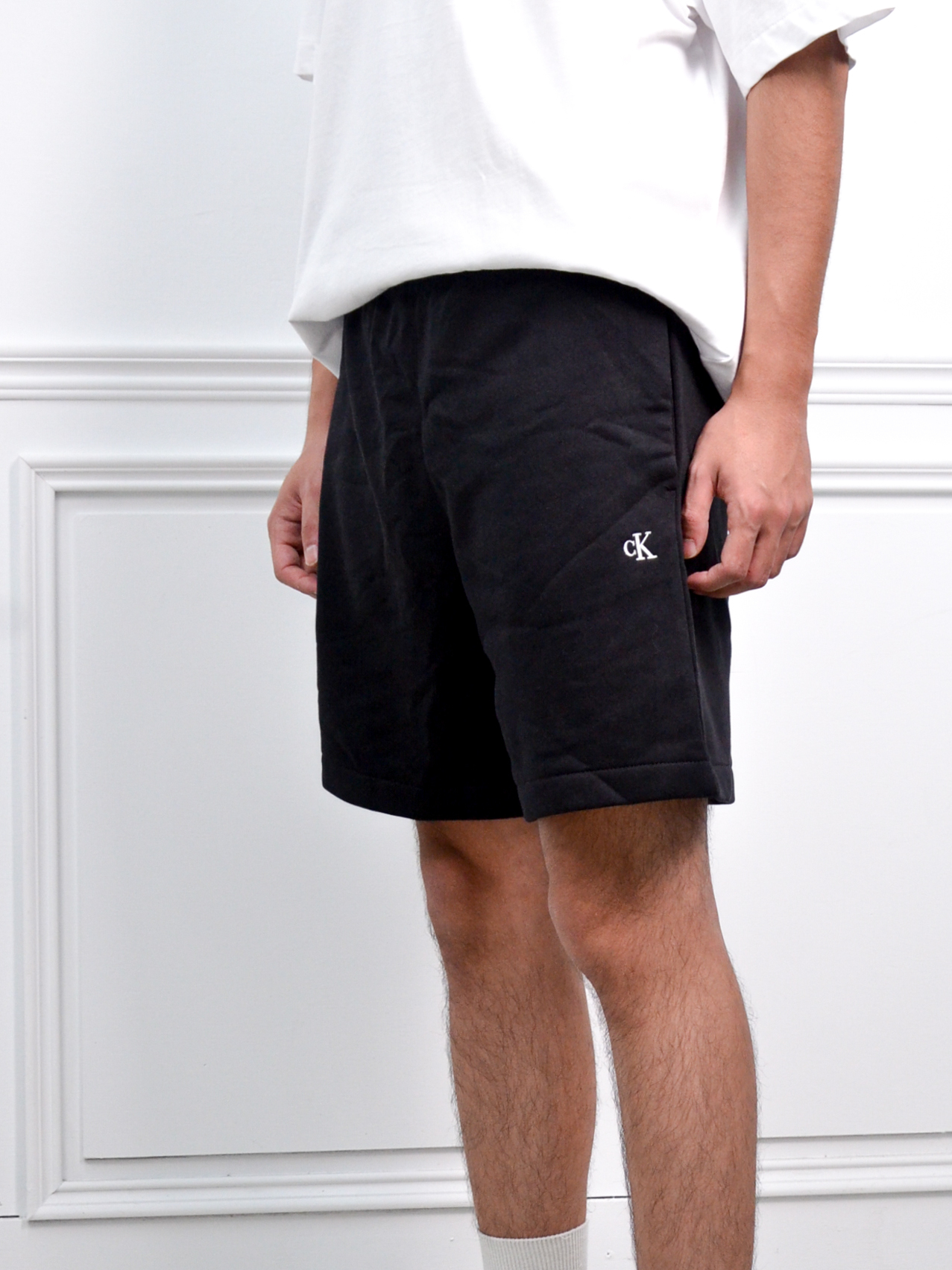 CALVIN KLEIN Shorts 刺繡小字樣短褲 黑/灰