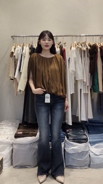 RH5019 洗水貓鬚喇叭牛仔褲 (S/M/L)