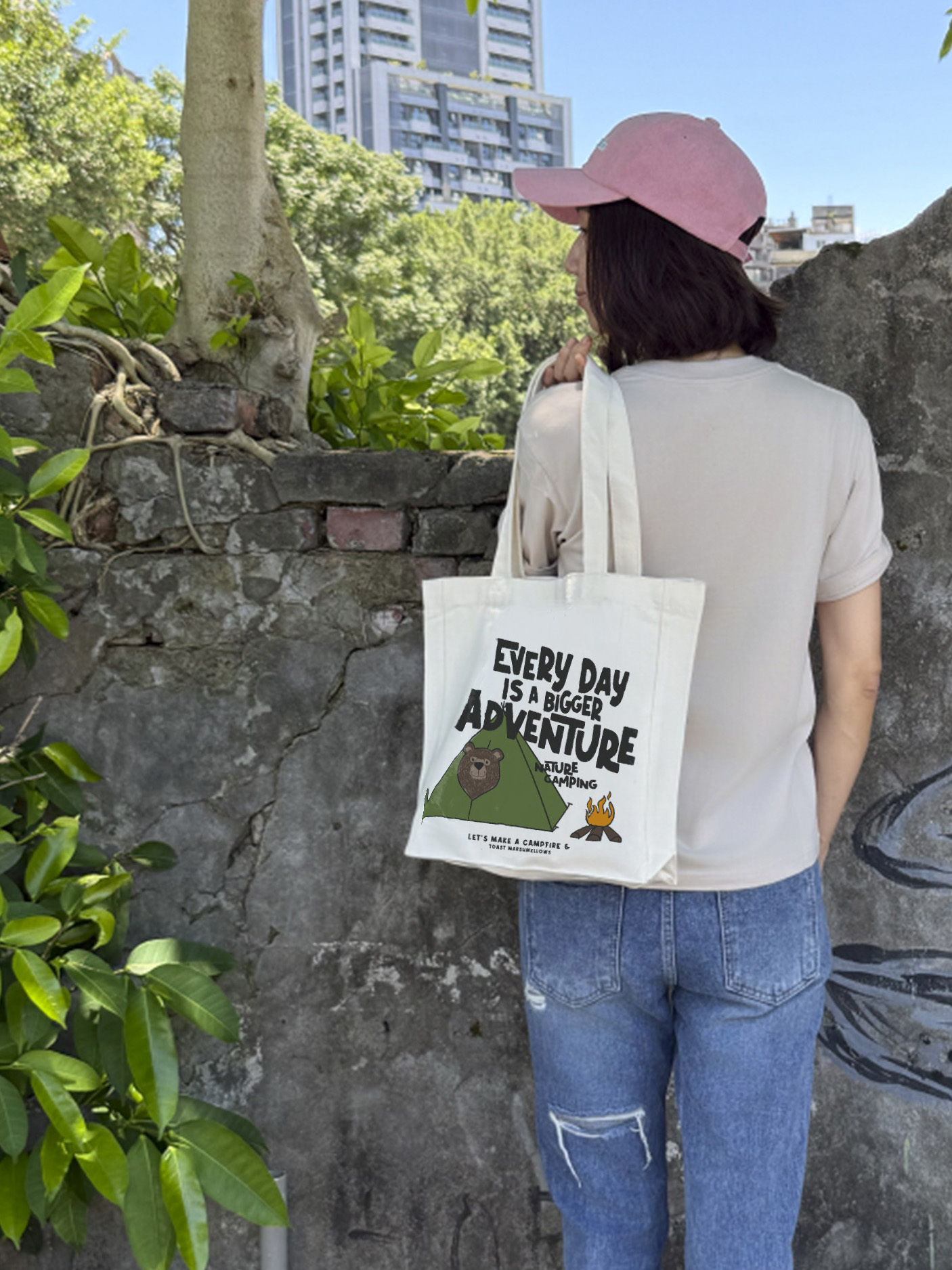 露營魂上身 ♡ 小帳篷裡藏著大故事！探險系托特包