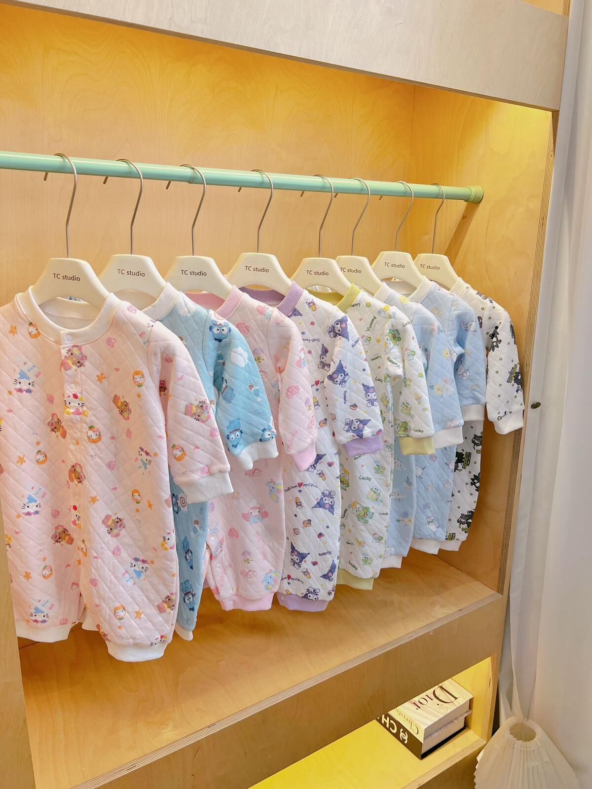 日單 Sanrio滿印空氣棉秋冬連體衣