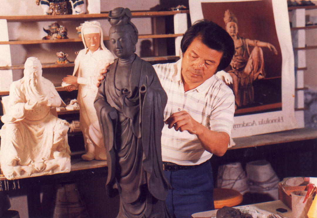 1978 年跨入交趾陶：版畫邏輯與釉彩結構的對話-年輕時雕塑交趾陶觀音場景