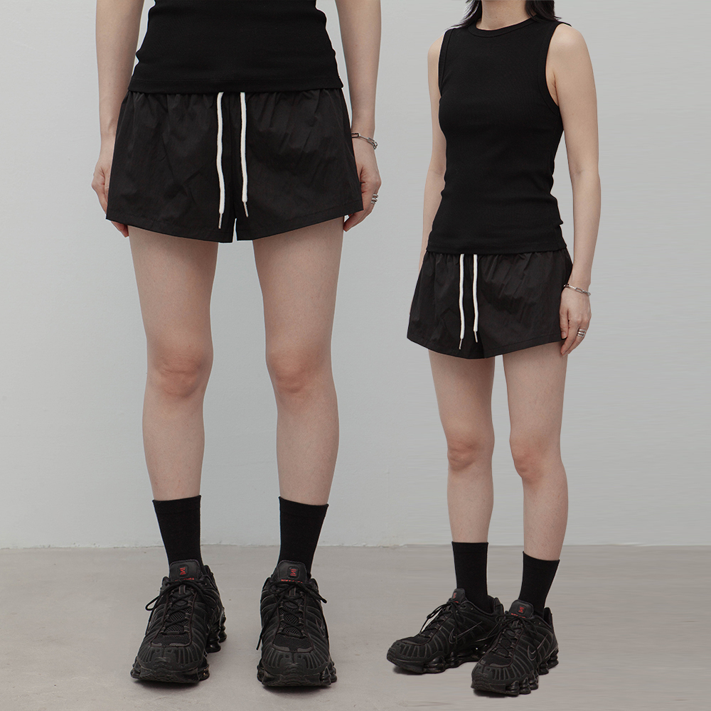 輕薄速乾抽繩短褲