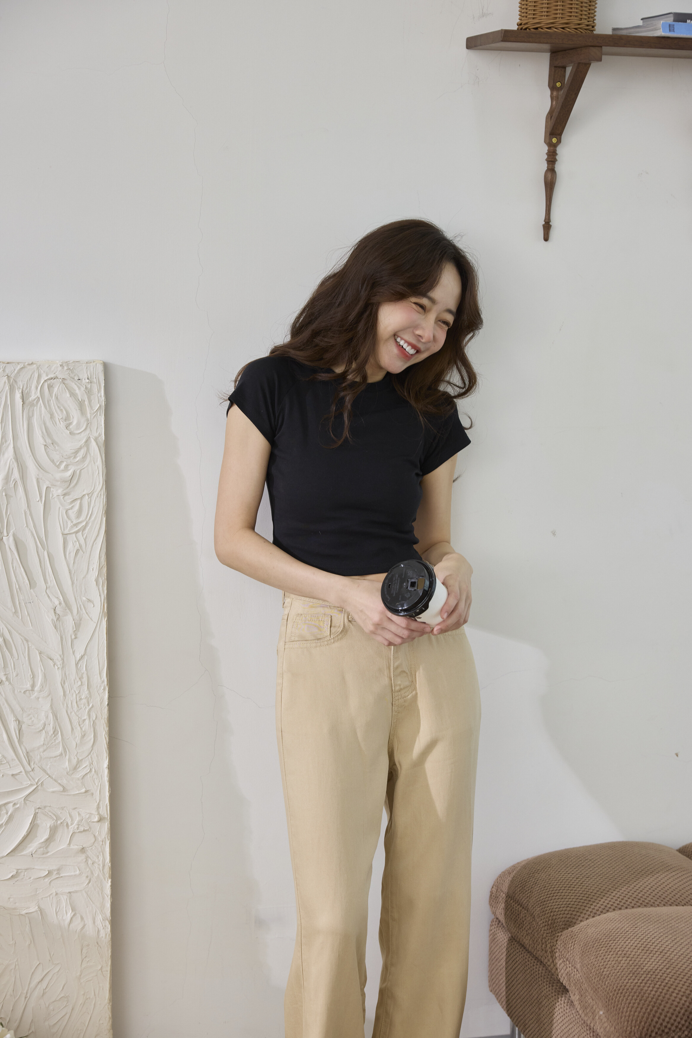 柔弧肩線短T(黑)