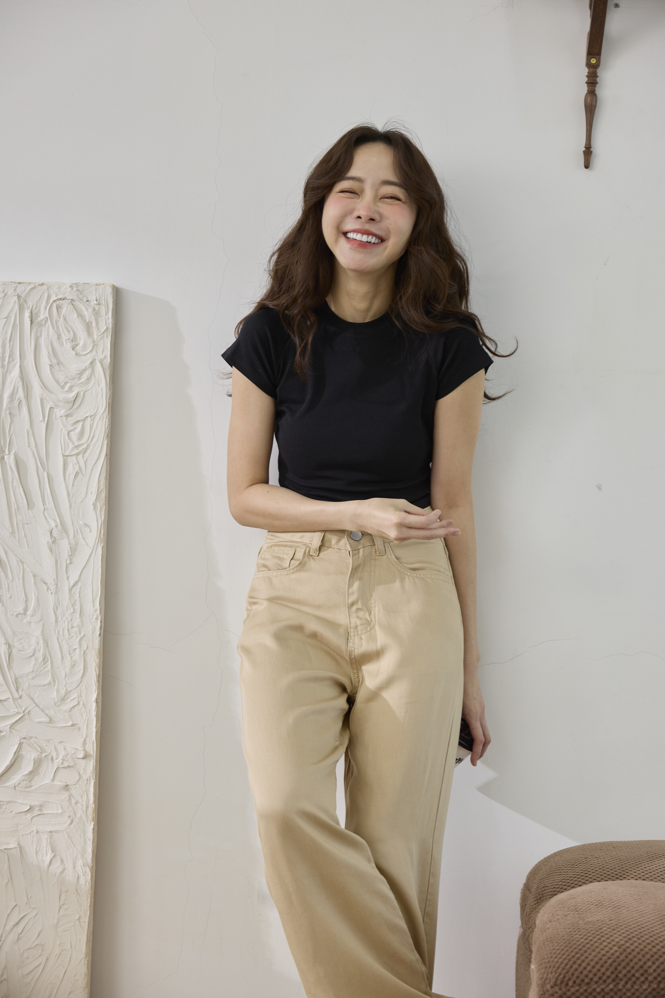 柔弧肩線短T(黑)