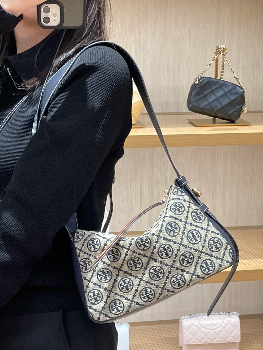 【預購】Tory Burch G082826 Romy T-Monogram 小號肩背包