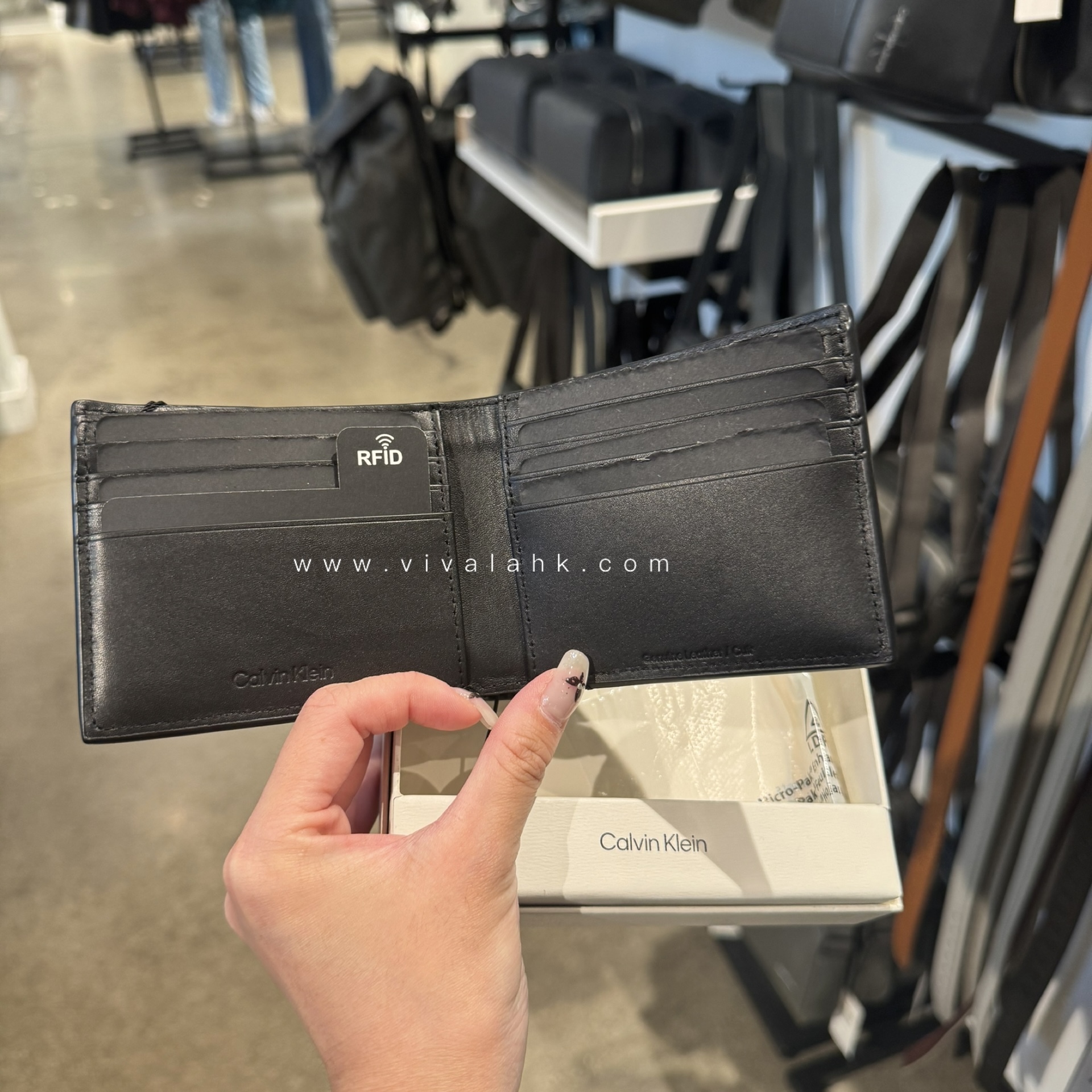 Calvin Klein - 真皮男裝銀包 (8卡位) (4G1056G)