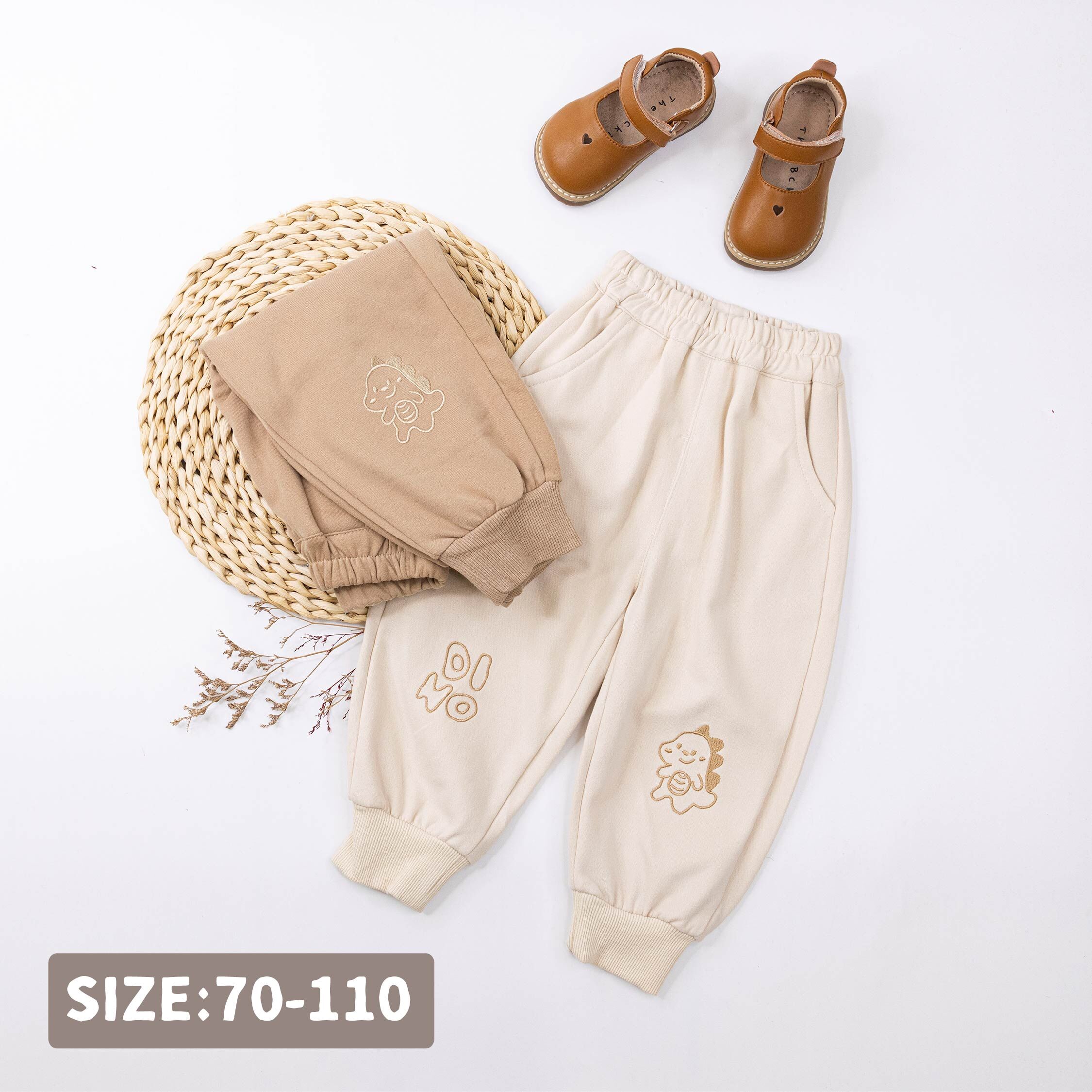 【H55337】Q版胖胖恐龍電繡設計縮口褲＊二色