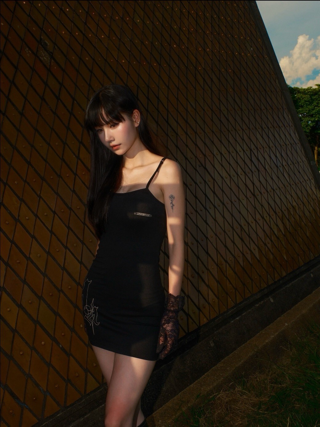 ATONE GIRLS 皇家 Logo 性感 包臀裙 彈性 貼身 洋裝