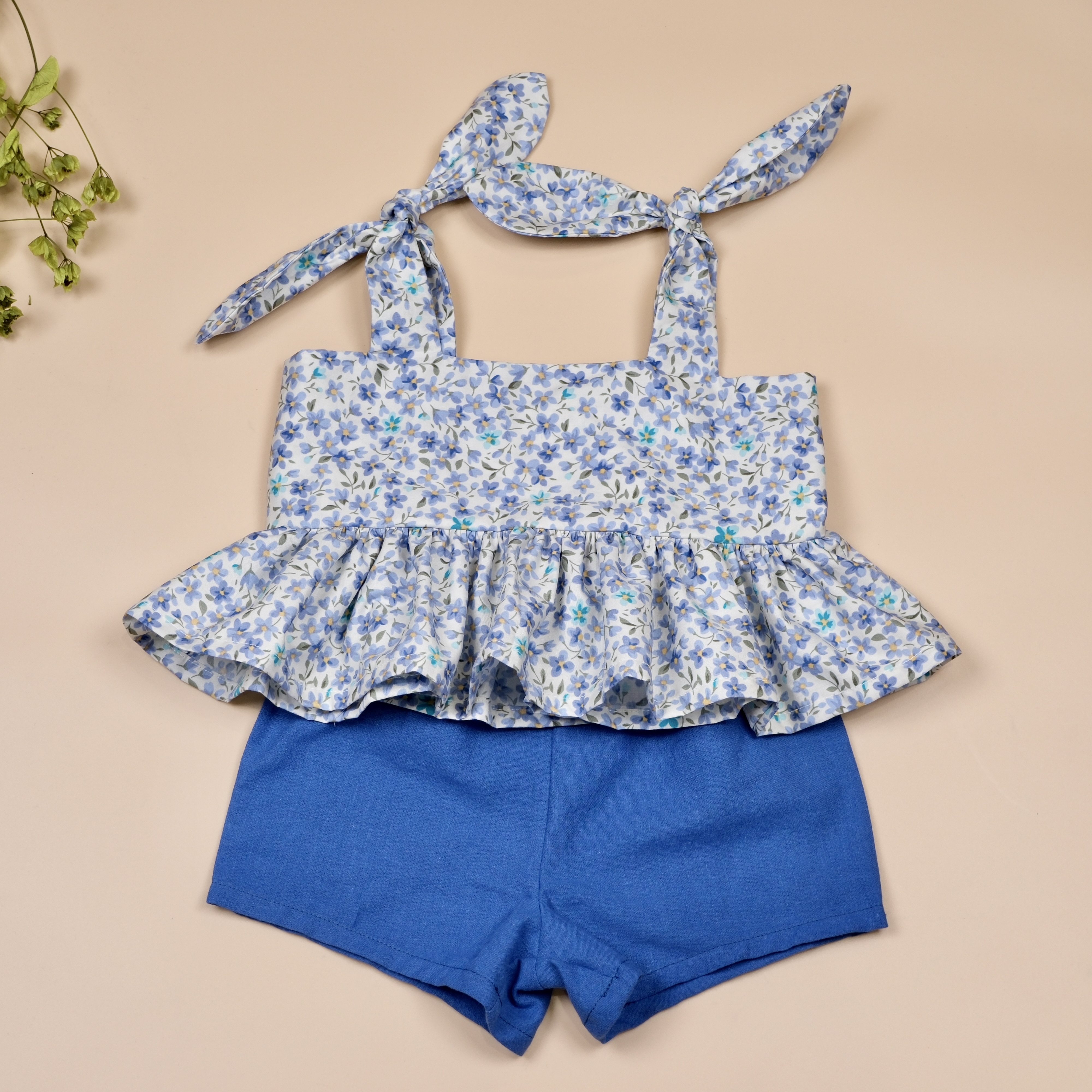 映夏系列 ꕤ 藍海小花 ꕤ 手作女童綁帶上衣＋短褲套裝