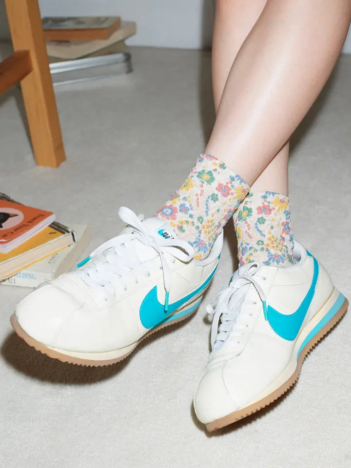 [連線優惠] 靴下屋 浮雕植物花紋短襪