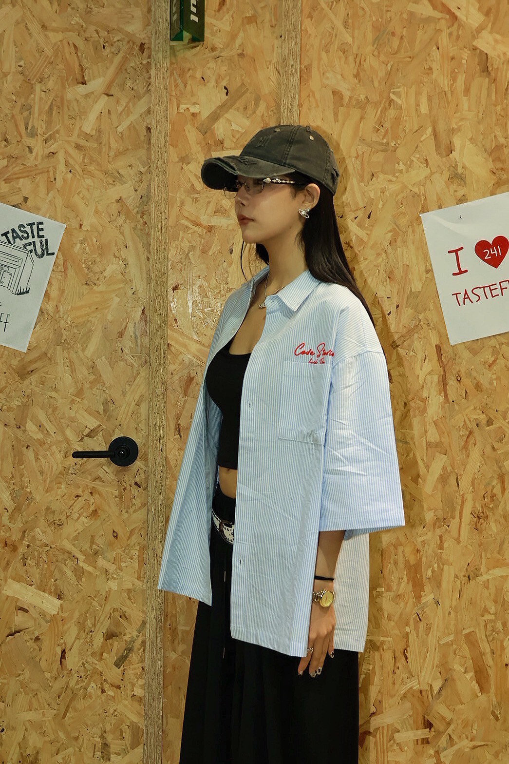 直條紋 刺繡 紅字英文 短袖 #襯衫