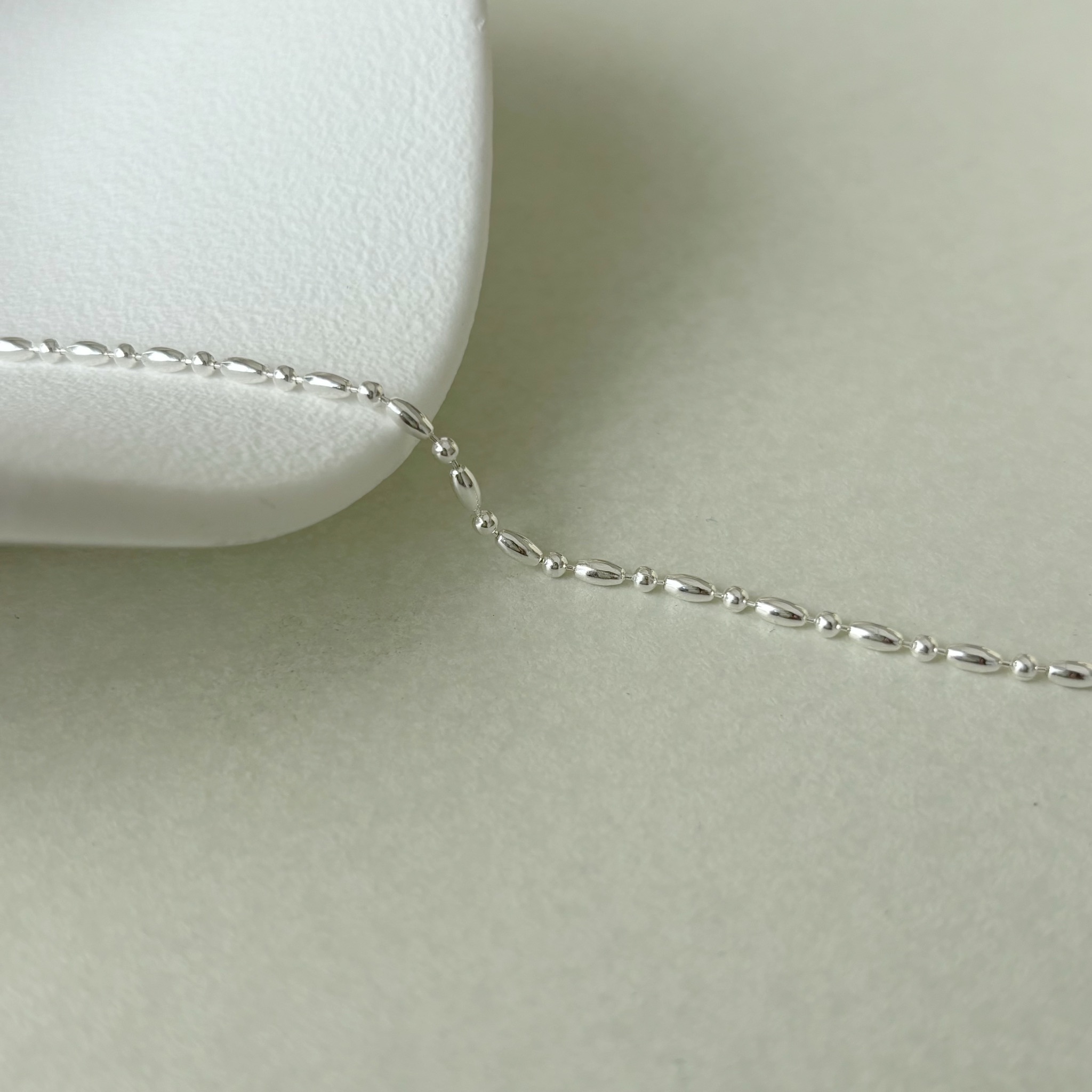 米粒間隔小珠手鏈