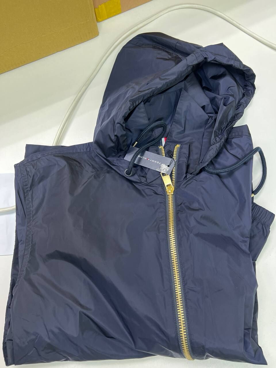 [S] TOMMY HILFIGER NAVY WATER-REPELLENT HOODED WINDBREAKER, 76J5504-411 (STH1427)