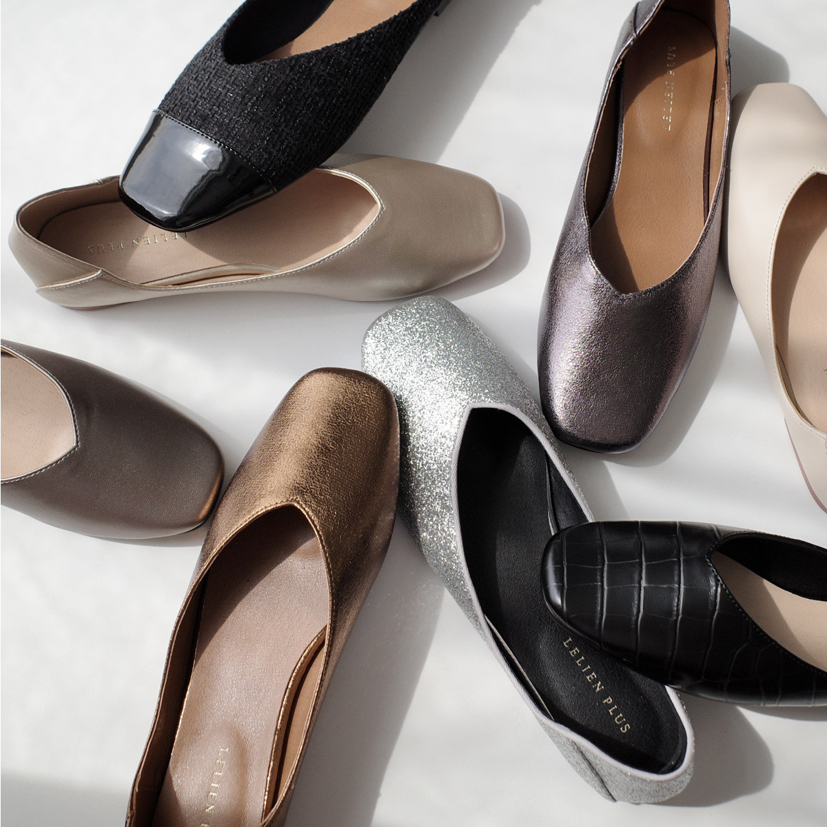 方頭 V 型剪裁平底鞋