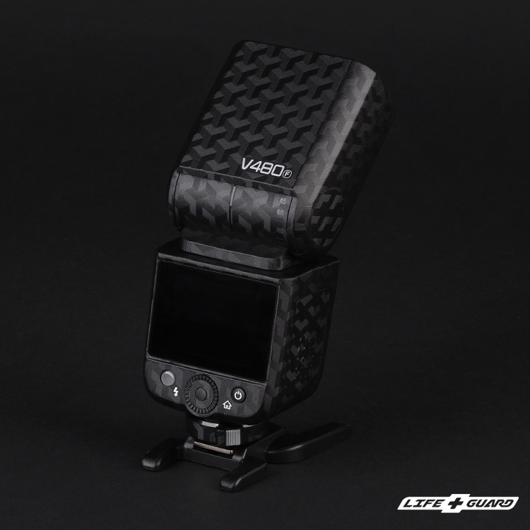 LIFE+GUARD 閃光燈貼膜側面安裝示意，適用 Godox V480
