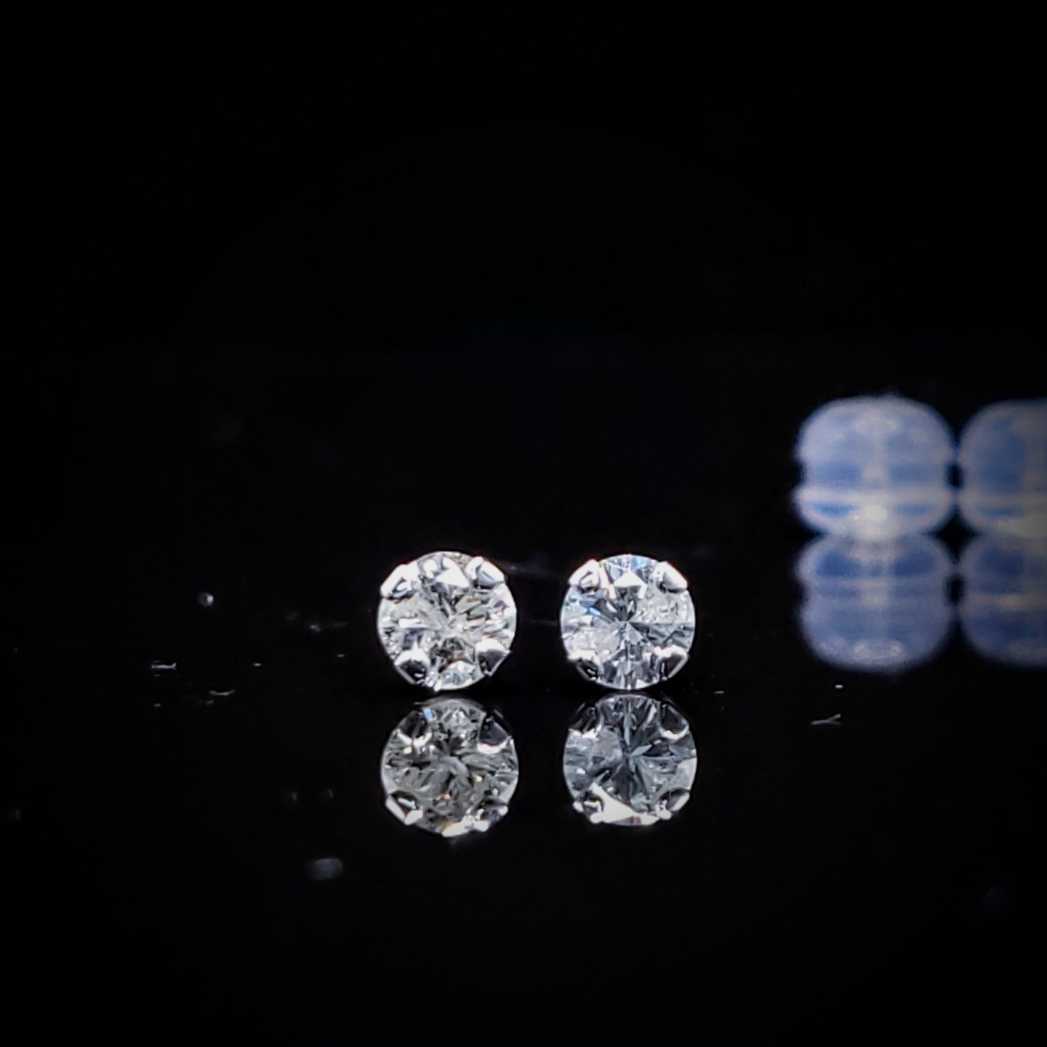 18K White Gold 0.35ct Diamond Earrings