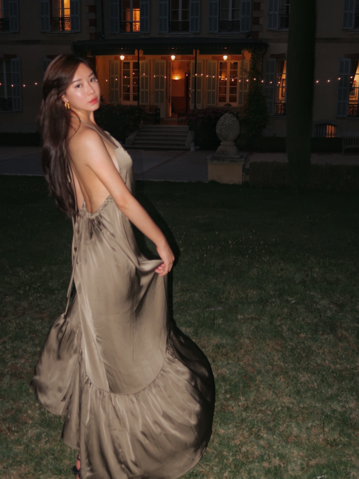 Fallen Moonlight 月下微光 綁帶大露背緞面洋裝