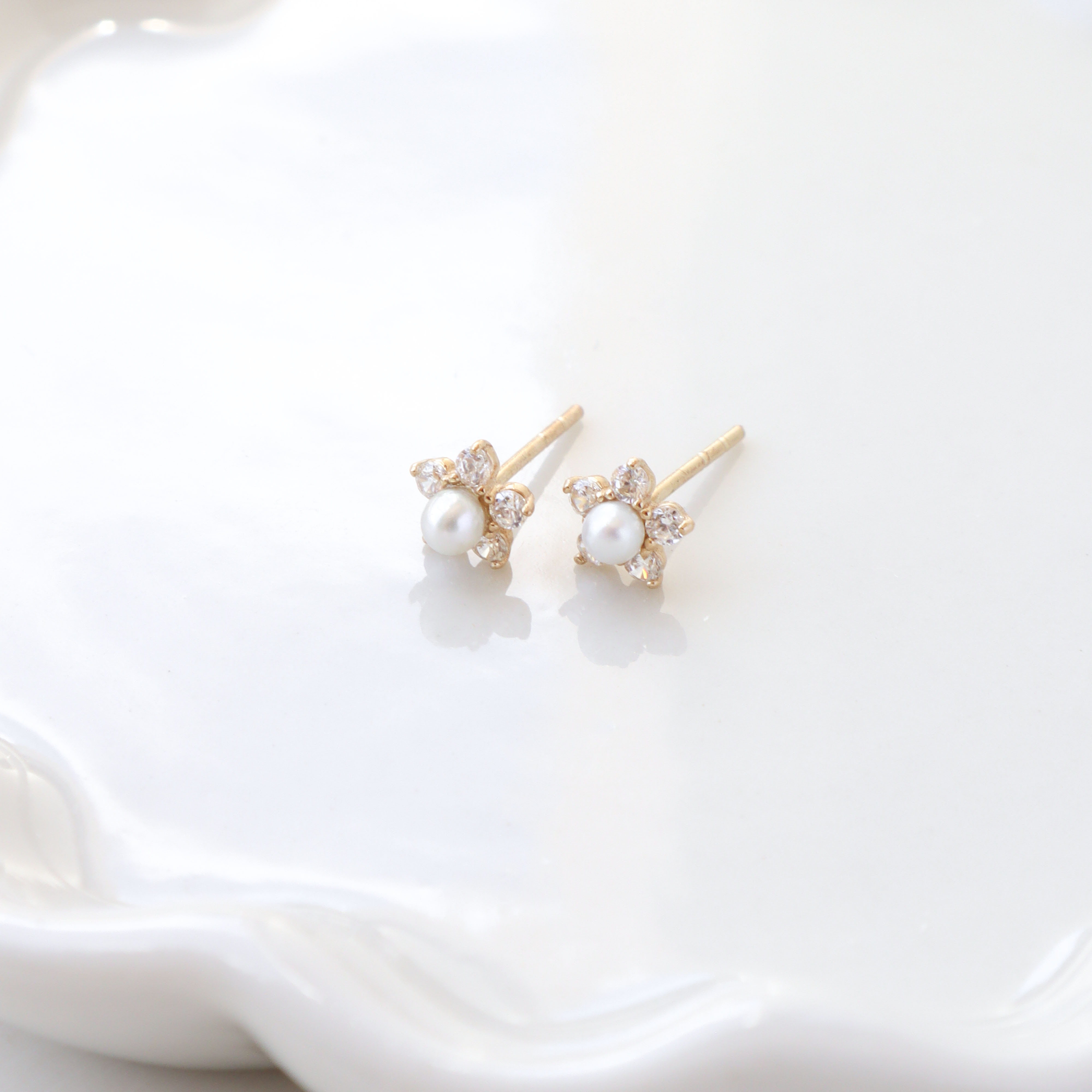 10K/珍珠花芯耳環