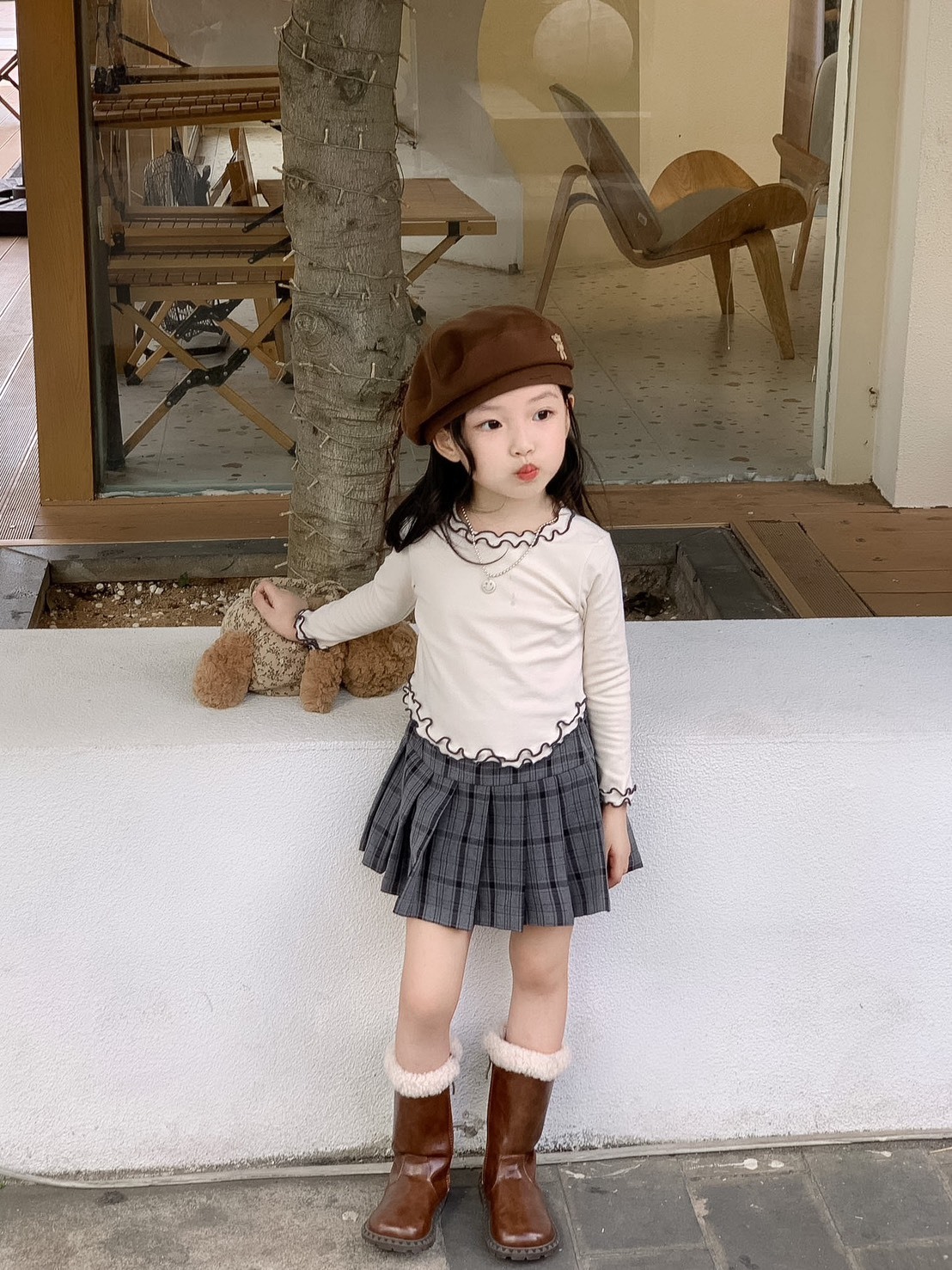 撞色捲邊素面上衣