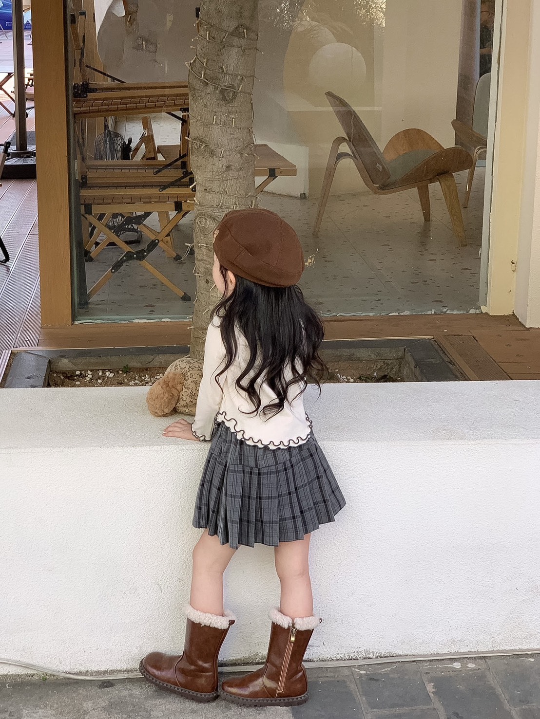 撞色捲邊素面上衣