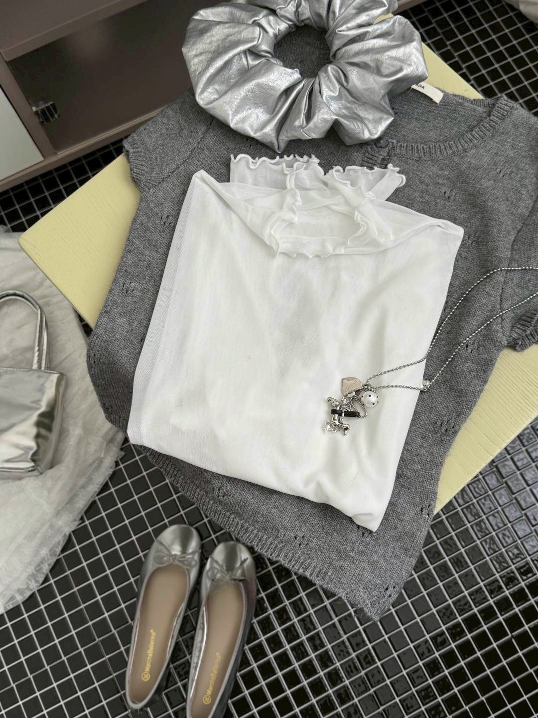 木耳邊透膚內搭