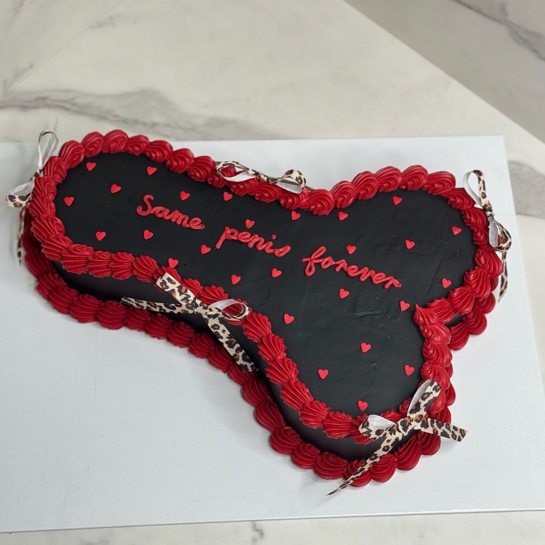 Big penius Cake