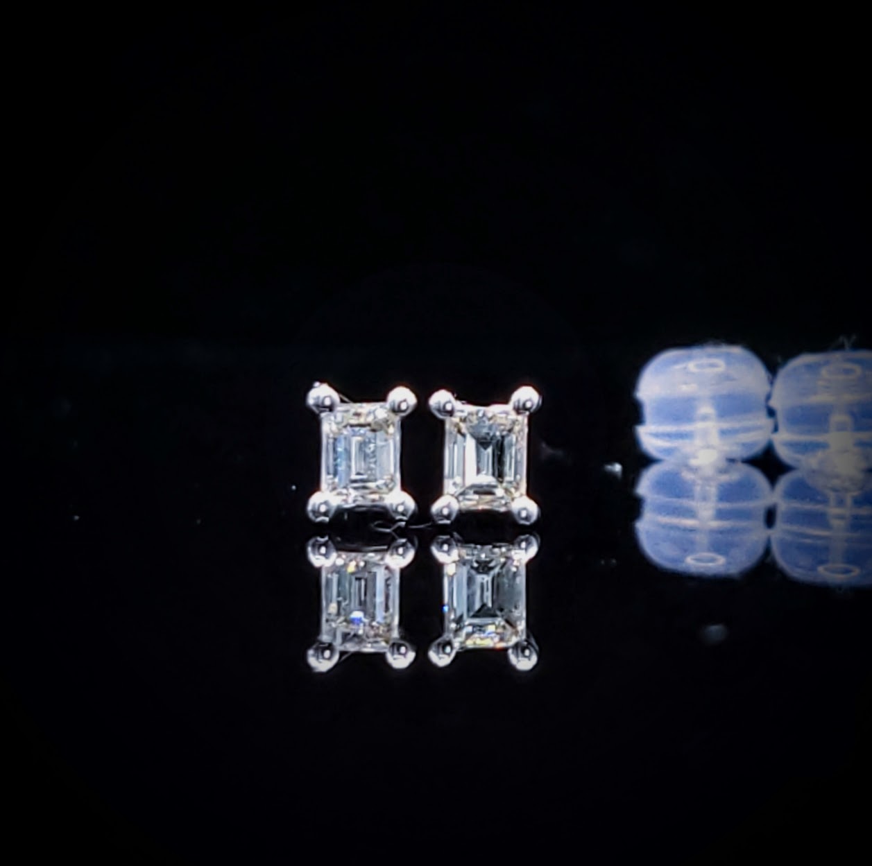 18K White Gold 0.26ct Baguette Cut Diamond Earrings