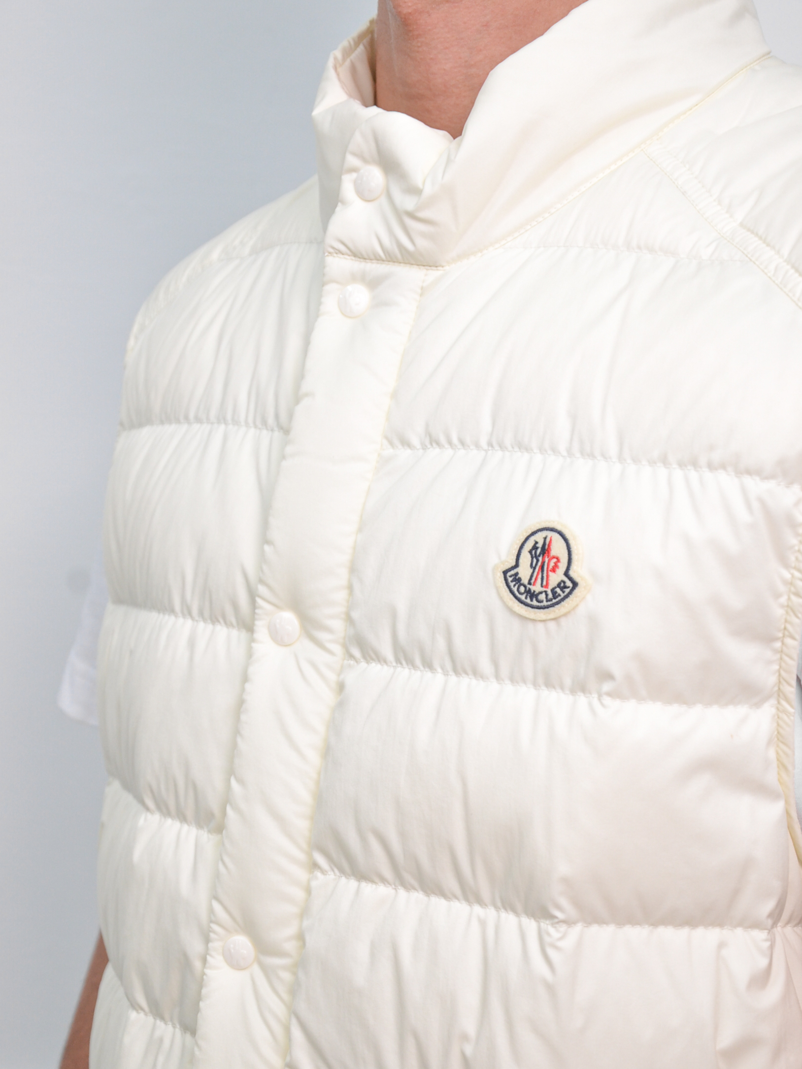 Moncler White Barthe Down Gilet Vest for Men 羽絨背心(白)【K10911A00022597YD034】