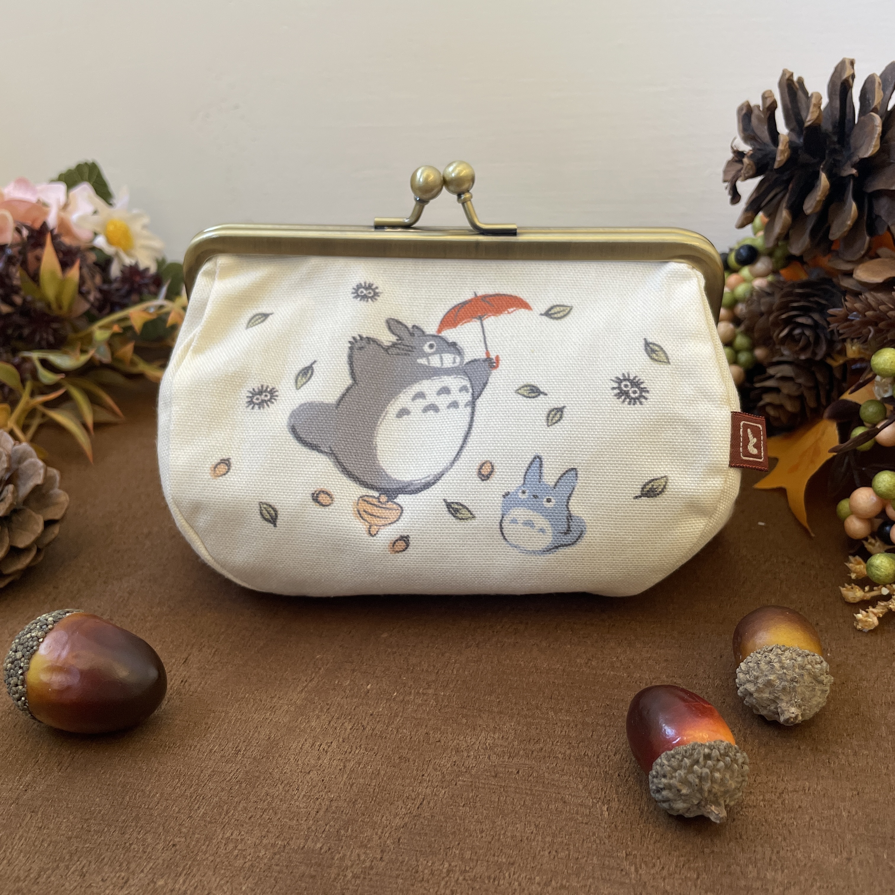 珠扣寬底收納包 龍貓 起飛